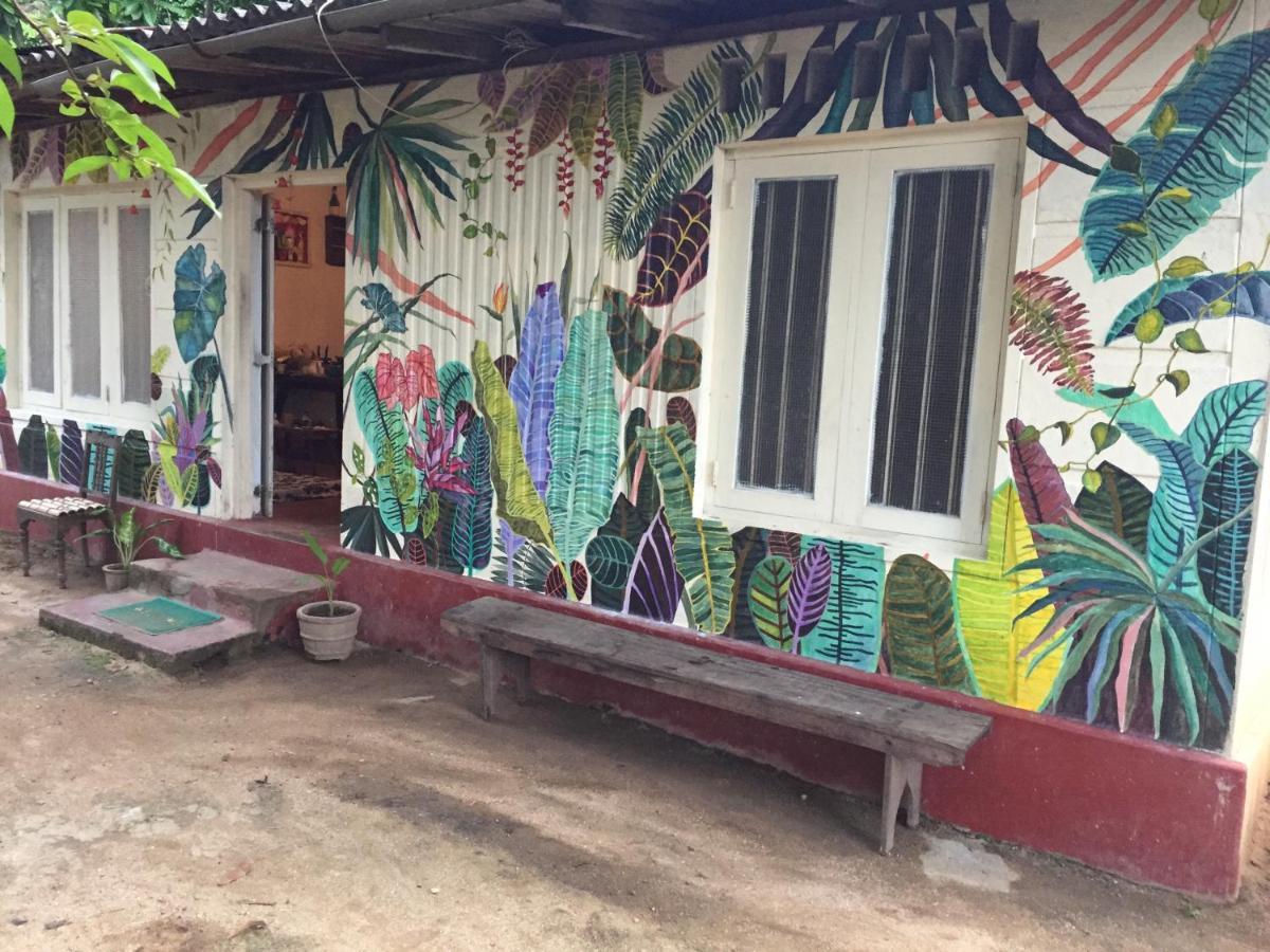 Catch The Ella Train Hostel Kandy Exterior foto